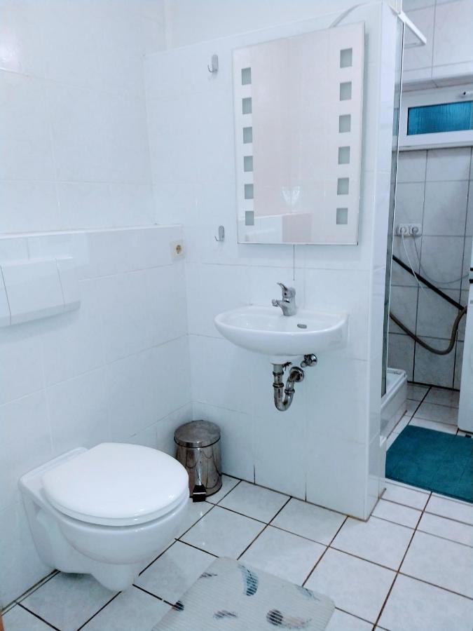 Julia'S Monteur Oase - Premium Apartment Exklusiv Fuer Solo-Reisende إنيبهتال المظهر الخارجي الصورة